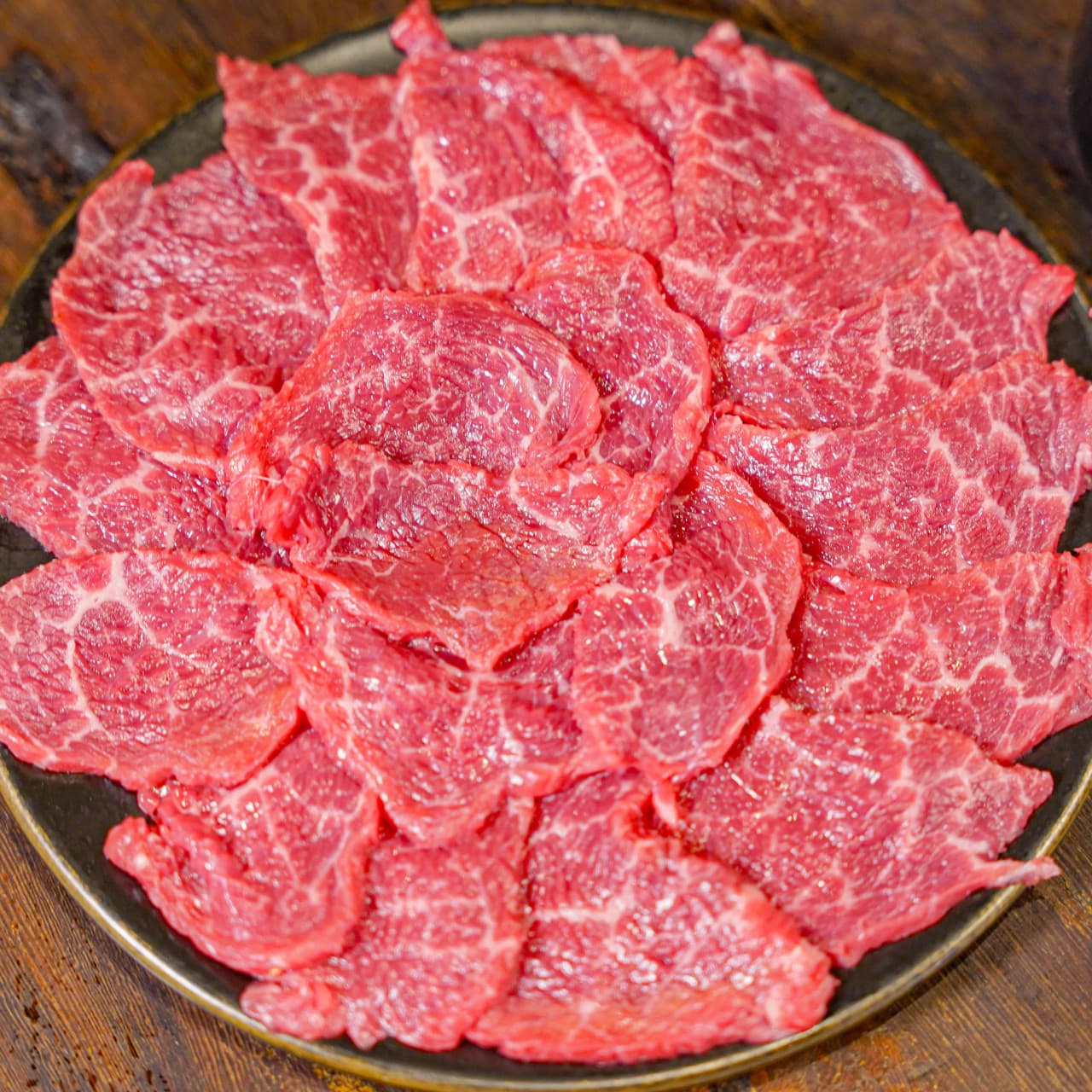 한우 초신선 육사시미 (100g) — Anguk Korean BBQ